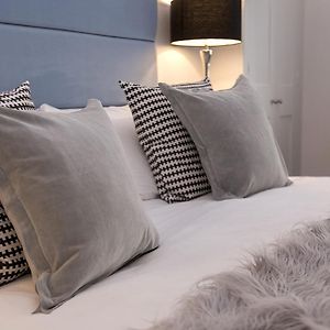 Double or Twin Luxury Ensuite Bath